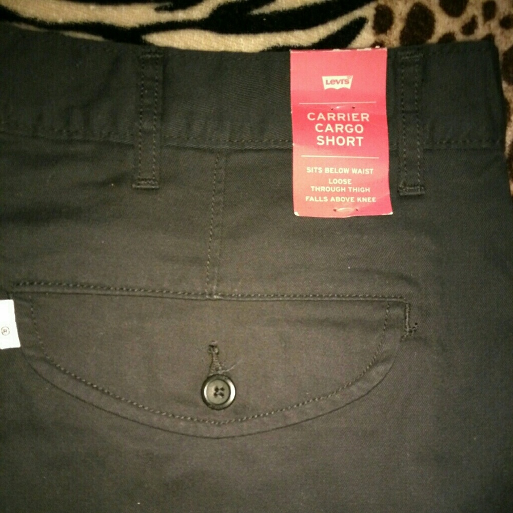 Levis cargo shorts new